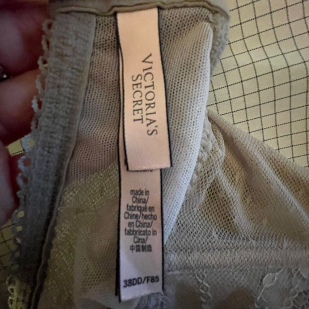 Victoria’s Secret Very sexy / dream angels bra bundle - price firm - 38DD *** - Picture 13 of 16